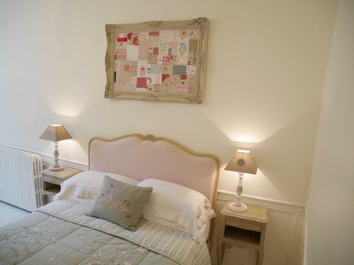 L'Arbre D'Ange Bed & Breakfast Монморийо Екстериор снимка