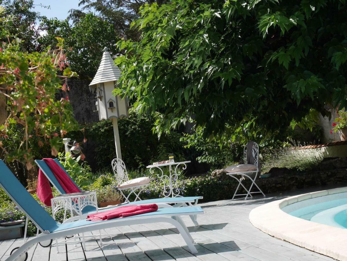L'Arbre D'Ange Bed & Breakfast Монморийо Екстериор снимка