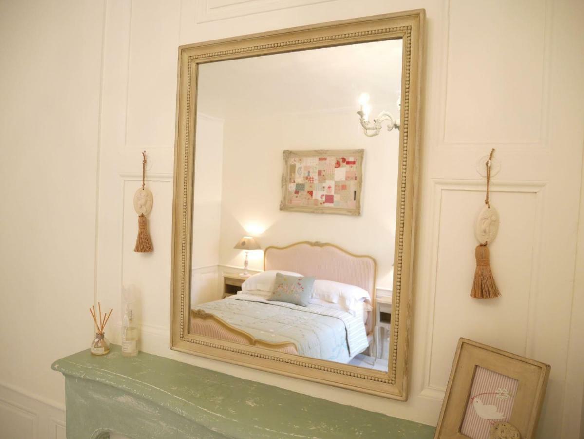 L'Arbre D'Ange Bed & Breakfast Монморийо Екстериор снимка