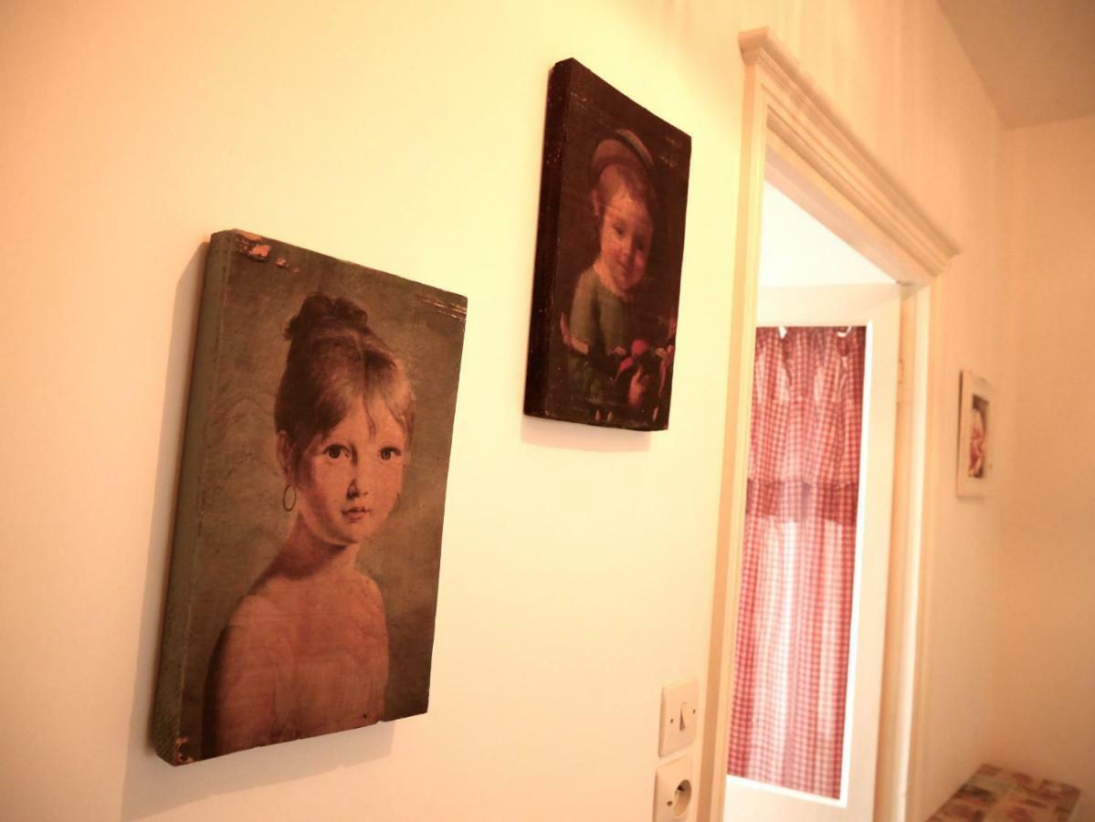 L'Arbre D'Ange Bed & Breakfast Монморийо Екстериор снимка