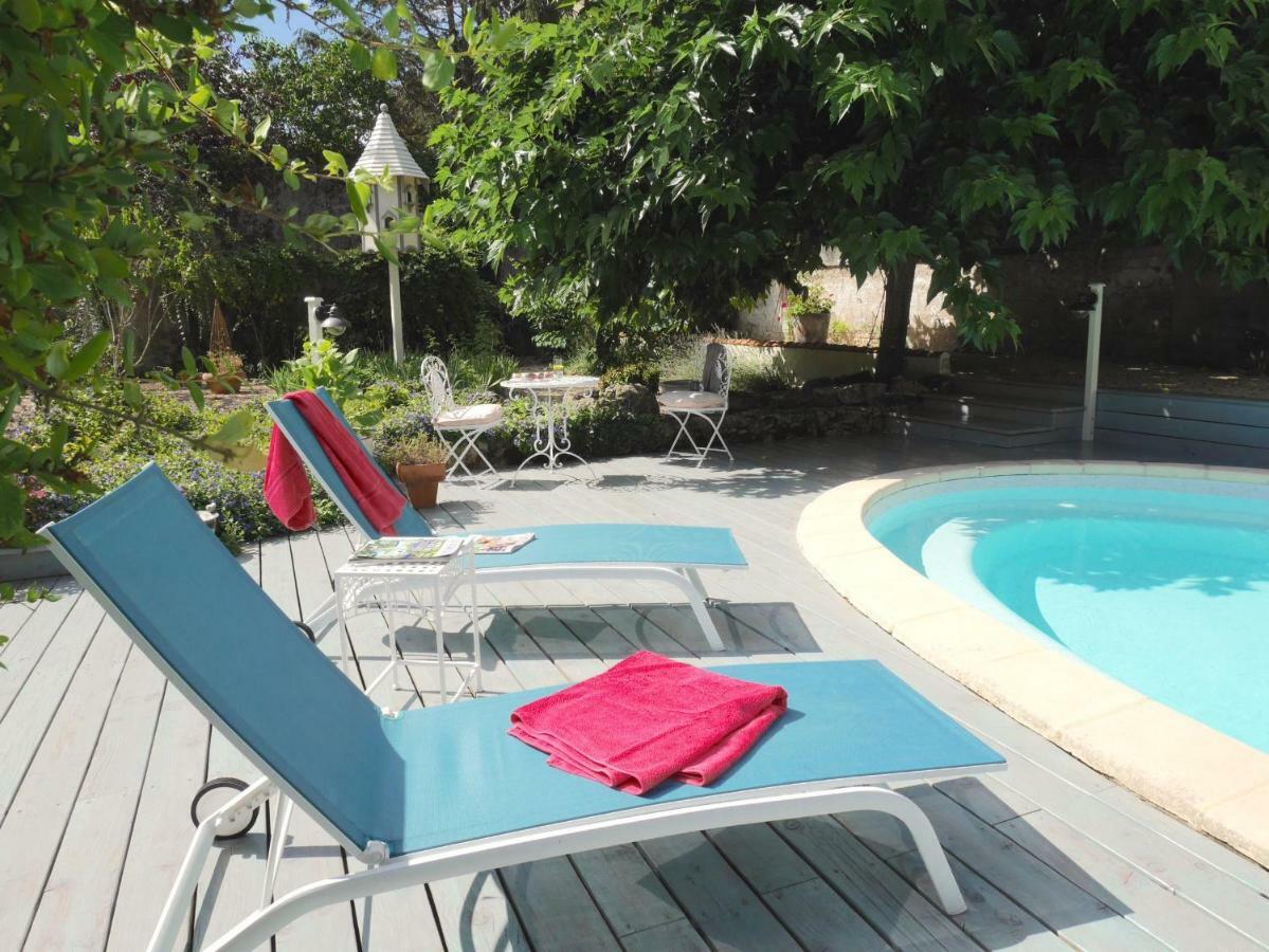 L'Arbre D'Ange Bed & Breakfast Монморийо Екстериор снимка