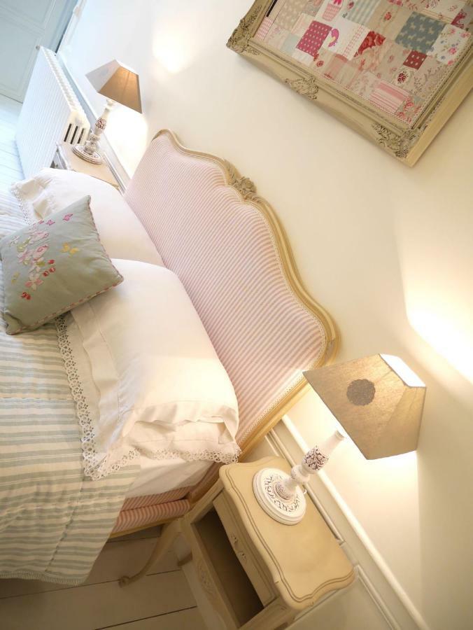L'Arbre D'Ange Bed & Breakfast Монморийо Екстериор снимка