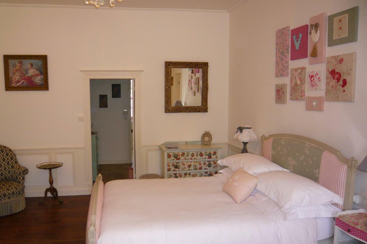 L'Arbre D'Ange Bed & Breakfast Монморийо Екстериор снимка