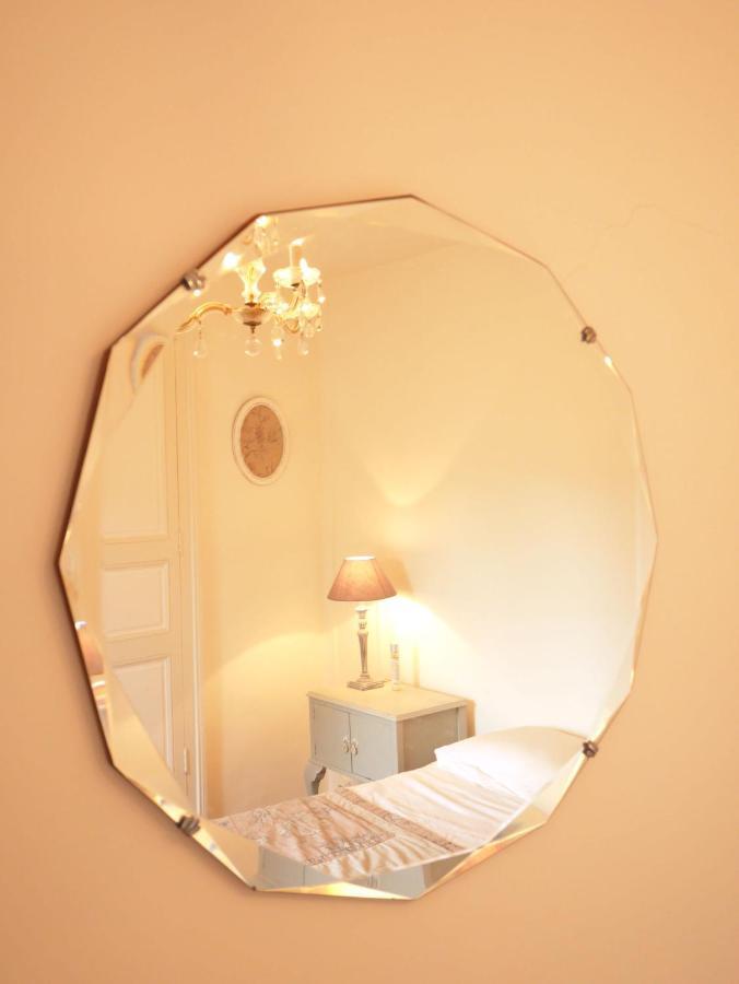 L'Arbre D'Ange Bed & Breakfast Монморийо Екстериор снимка